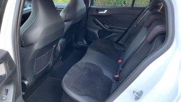 Fahrzeugabbildung Ford Focus Turnier ST X