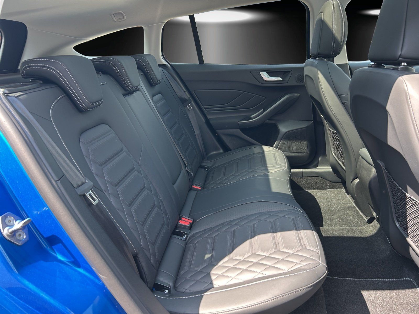 Fahrzeugabbildung Ford Focus 1.5 Active X Aut./LED/KAMERA/ACC/SHZ/PANO/