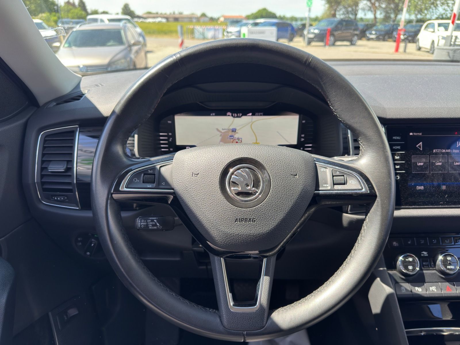 Fahrzeugabbildung SKODA Kodiaq 2.0 TSI Drive 125 4x4*360°Cam*AHK*SideAss