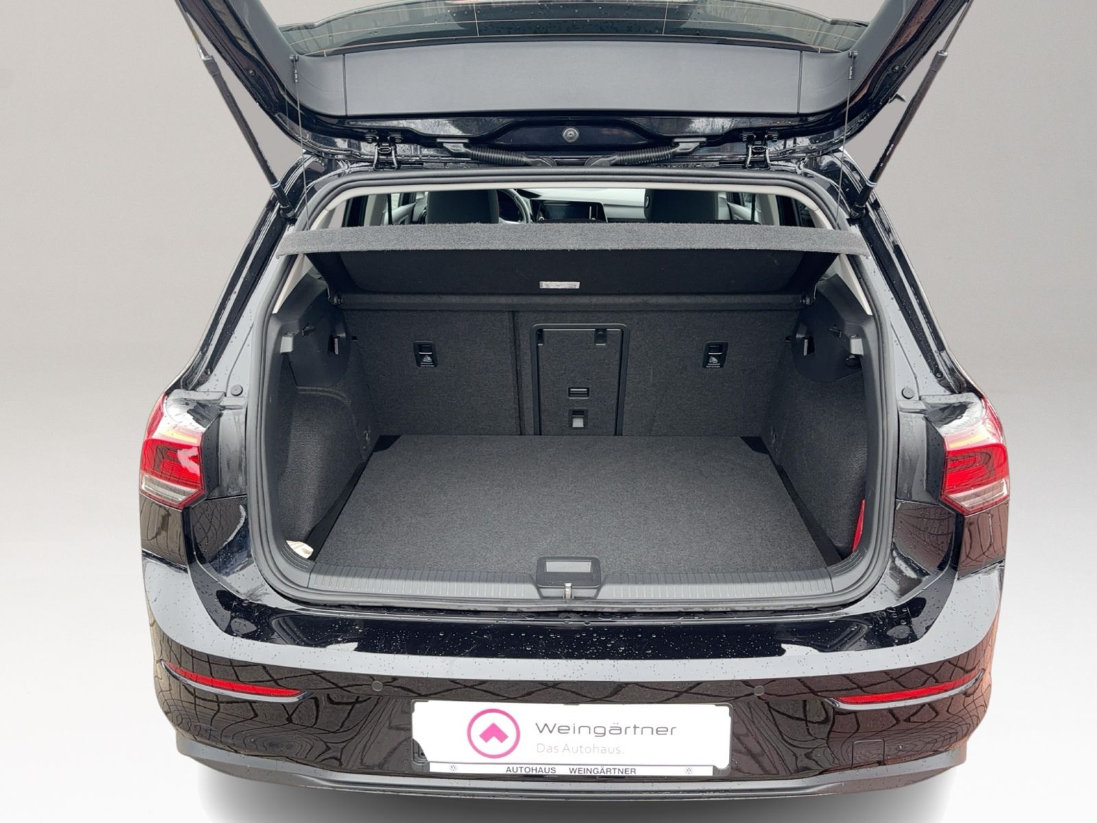 Golf VIII 1.0 eTSI Life IQ.Drive, Massage, LED.,