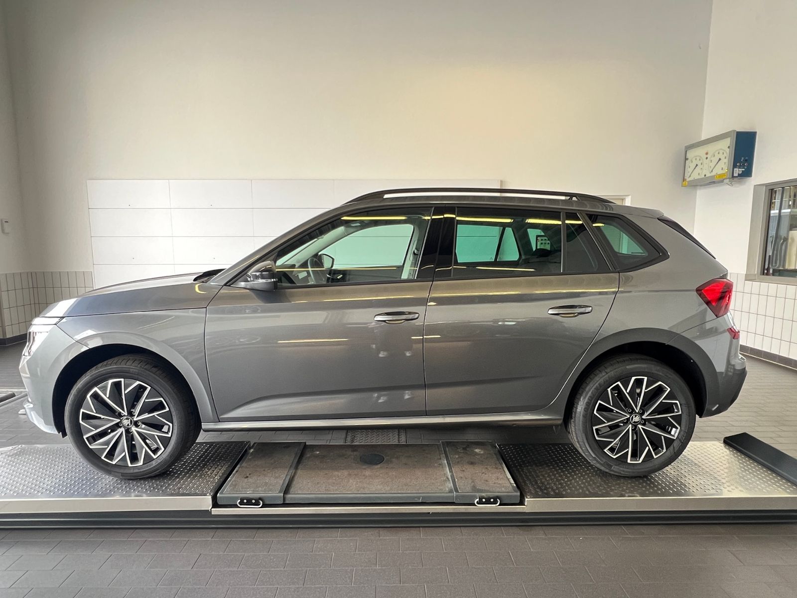 Fahrzeugabbildung SKODA Kamiq Balance 1.0 TSI DSG *Black Style,AHK,Matri