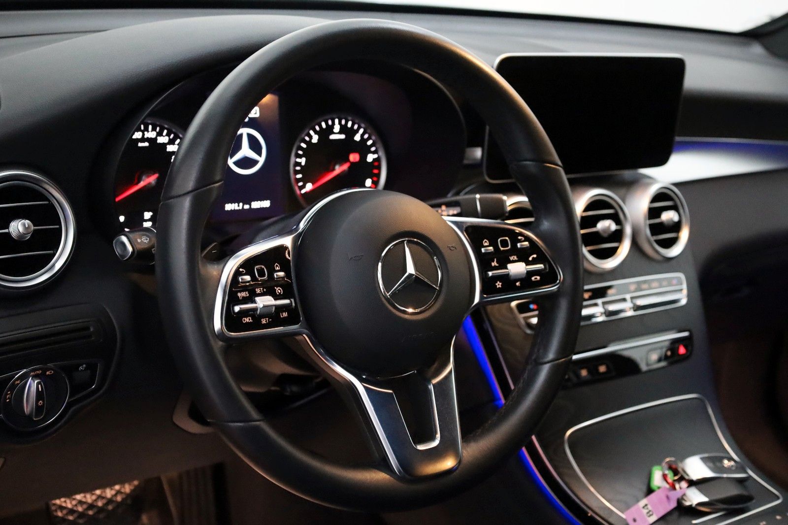 Fahrzeugabbildung Mercedes-Benz GLC 220d Coupe 4M Leder,Navi,LED,SH,Night/Park-P