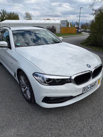 BMW 530i Touring A -