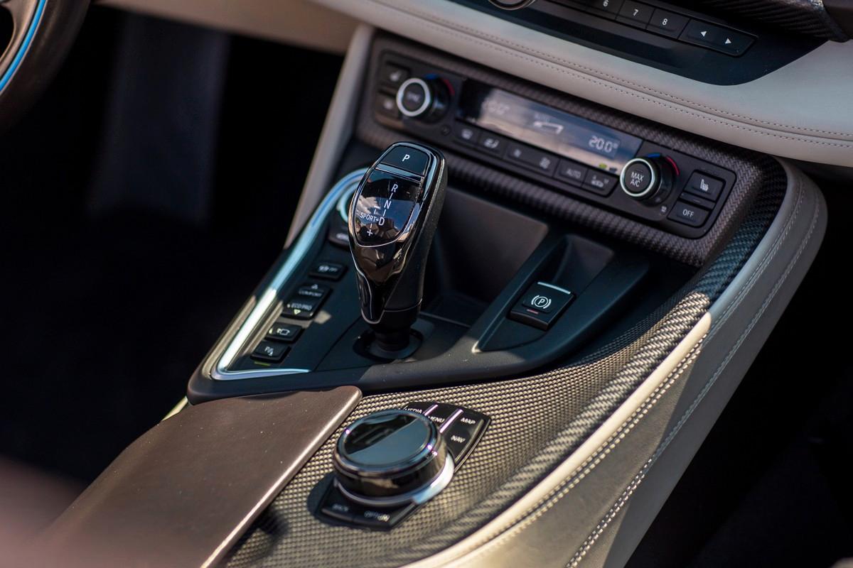 BMW i8 Roadster Basis