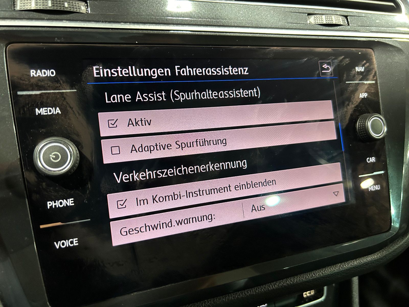 Fahrzeugabbildung Volkswagen Tiguan Highline BMT/PANO/ACC/APPLE/ALCANTARA/KAM