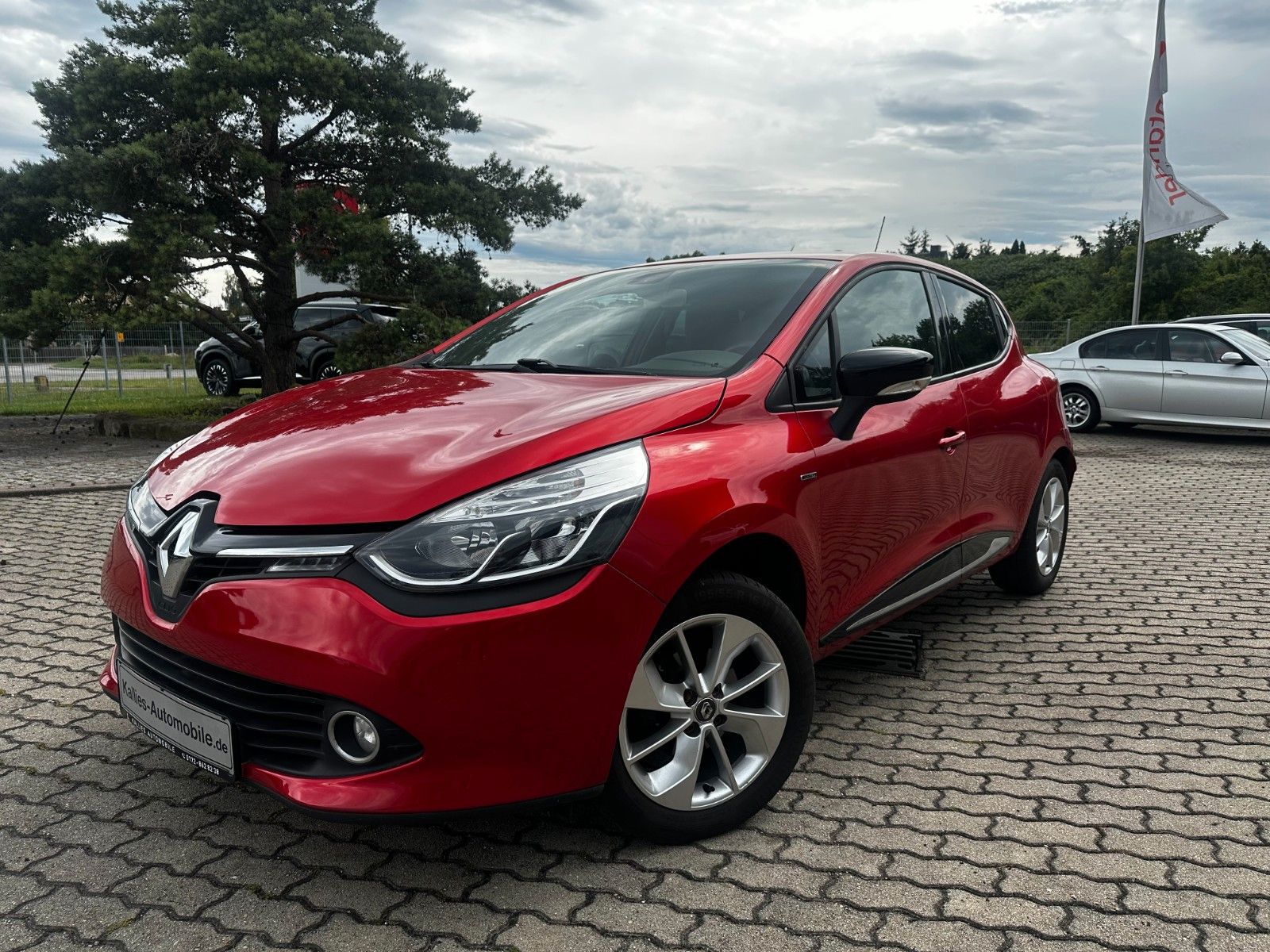 Fahrzeugabbildung Renault Clio IV Limited Klimaaut/ DAB/ ALU / Nav / TOP