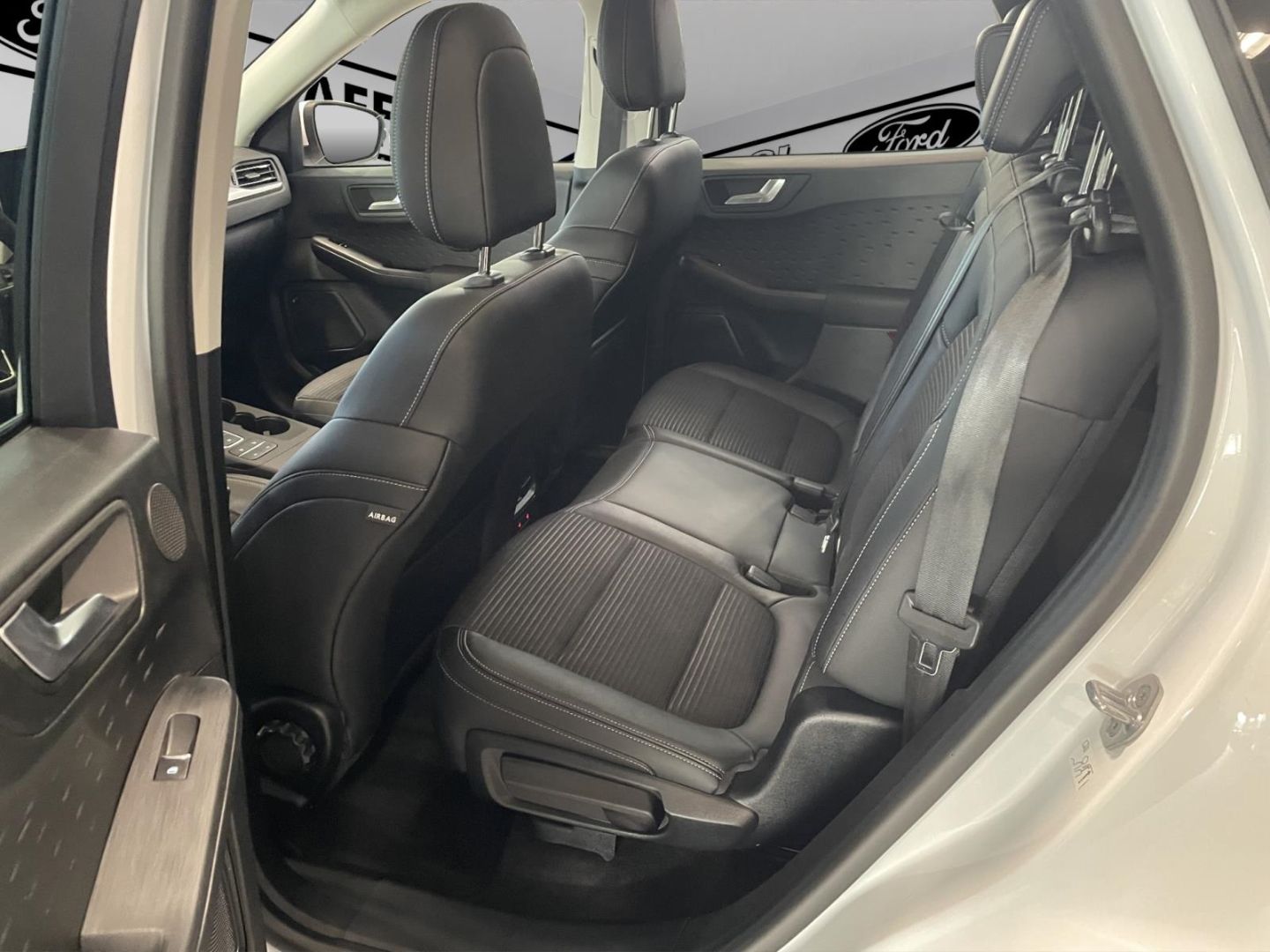 Fahrzeugabbildung Ford Kuga Plug-In Hybrid Titanium X Navi Leder Sounds