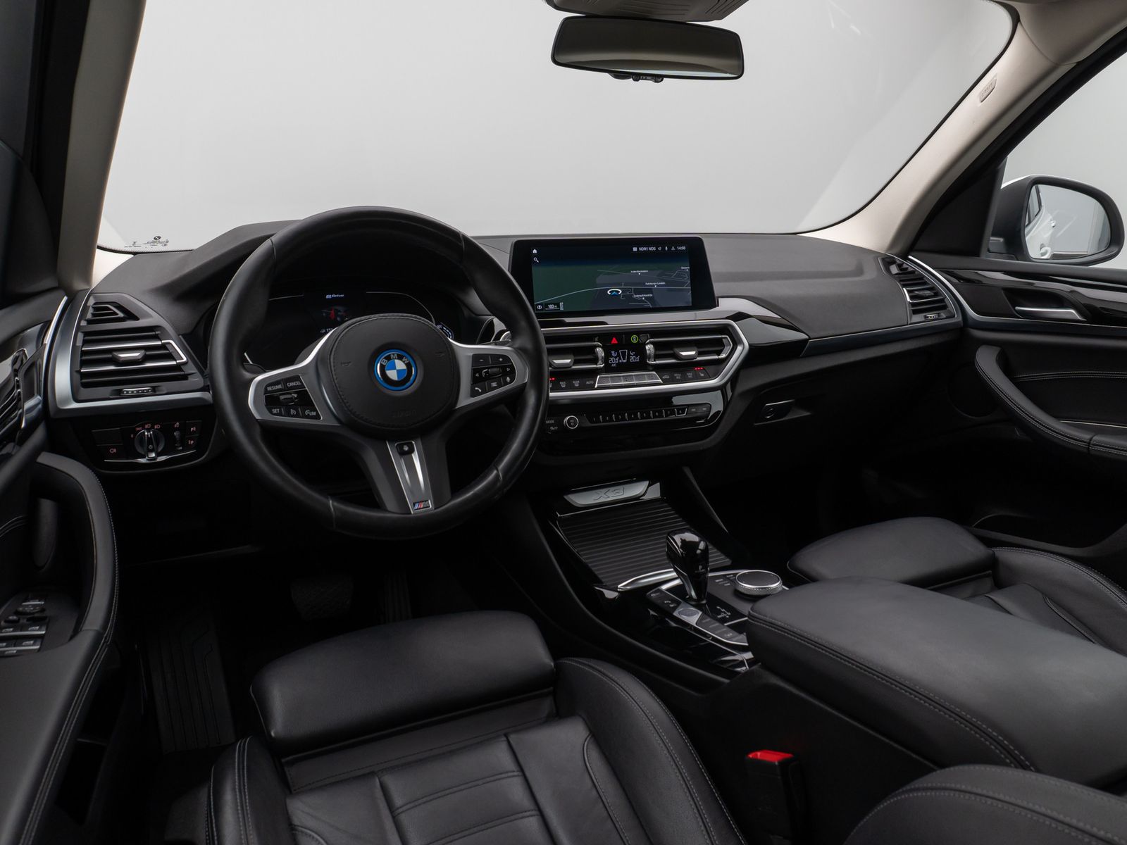 Fahrzeugabbildung BMW X3 xD30e Kamera HUD DAB Lenkrhzg Alarm AHK Sport