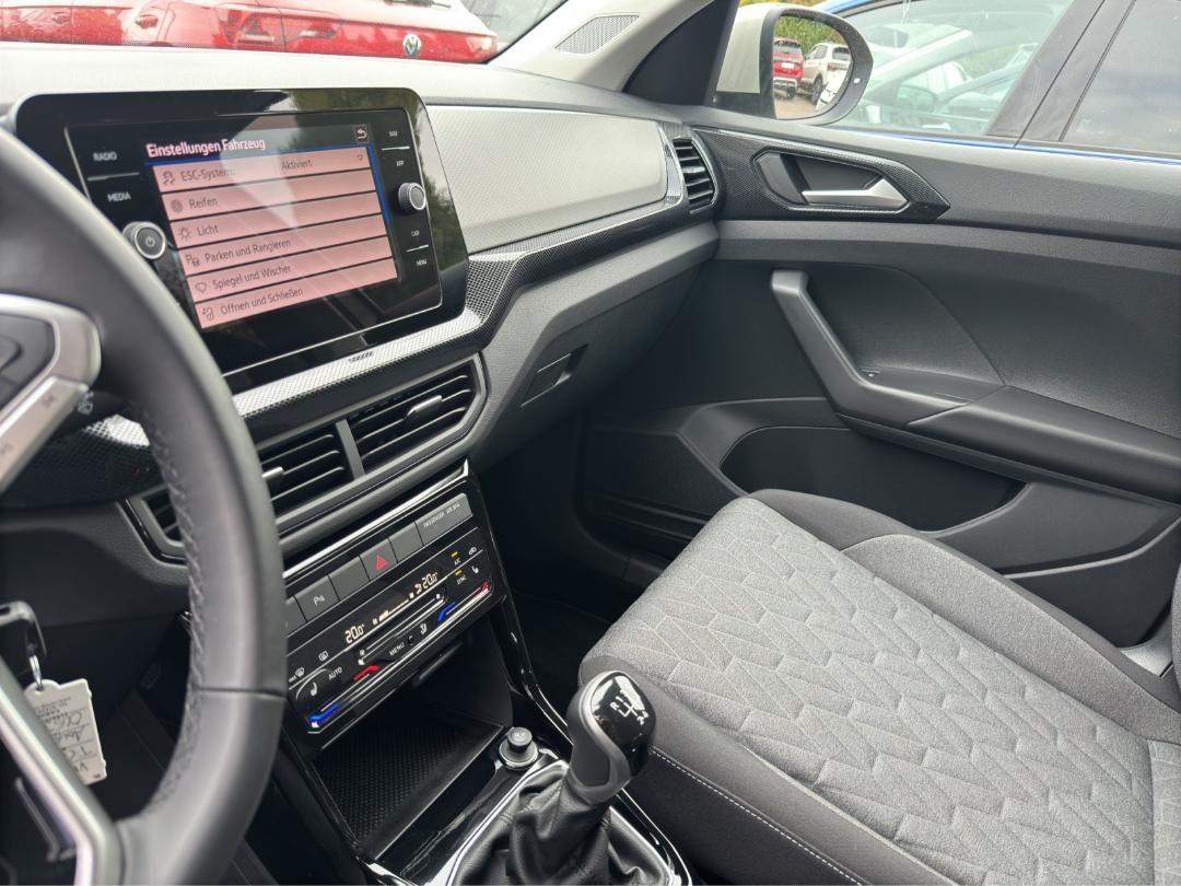 Fahrzeugabbildung Volkswagen T-Cross Life Life,IQ DRIVE Paket,GJR,App Connect
