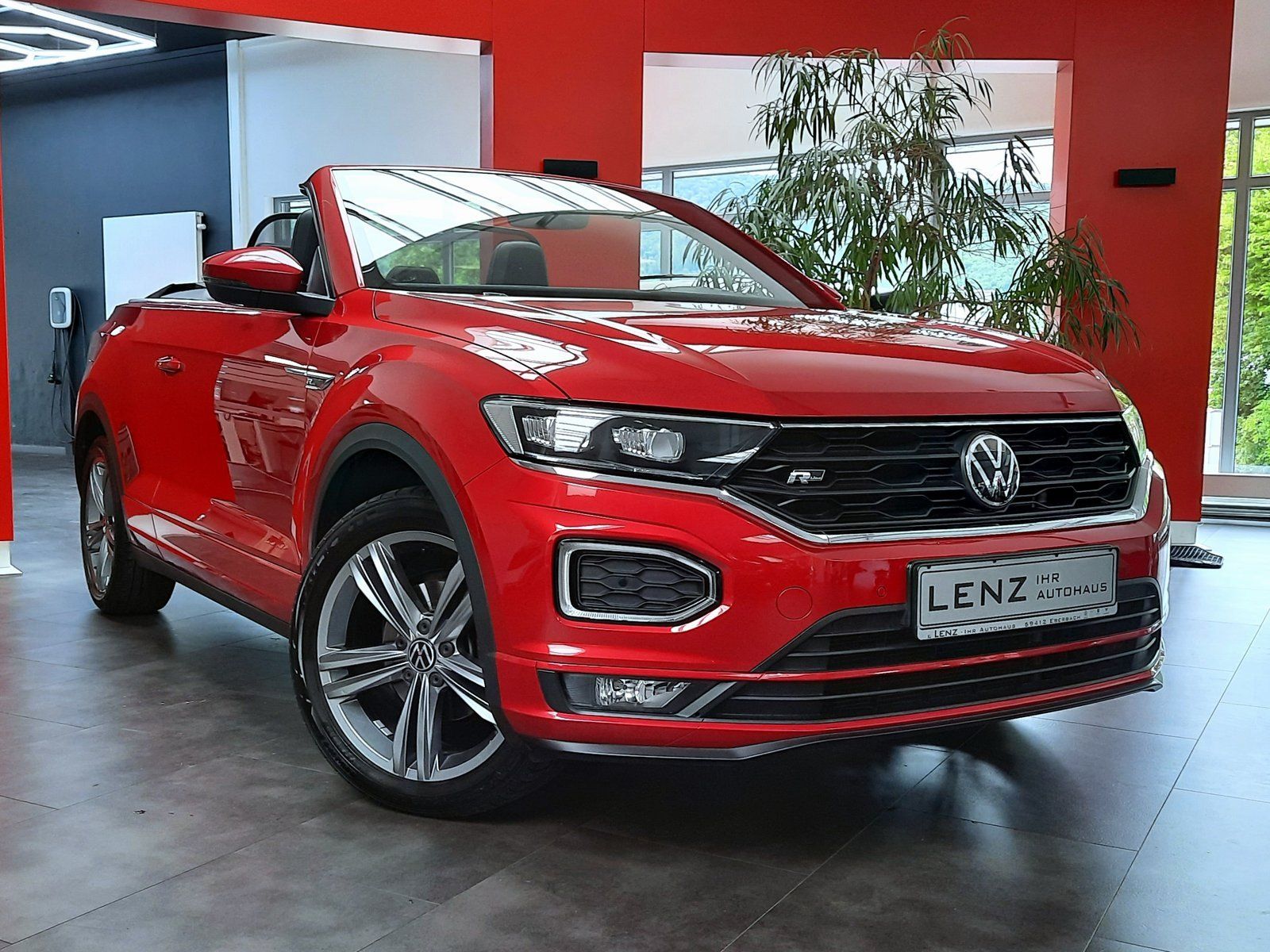 Fahrzeugabbildung Volkswagen T-Roc Cabrio R-Line TSI *AHK*Navi*PDC*ACC*LED*