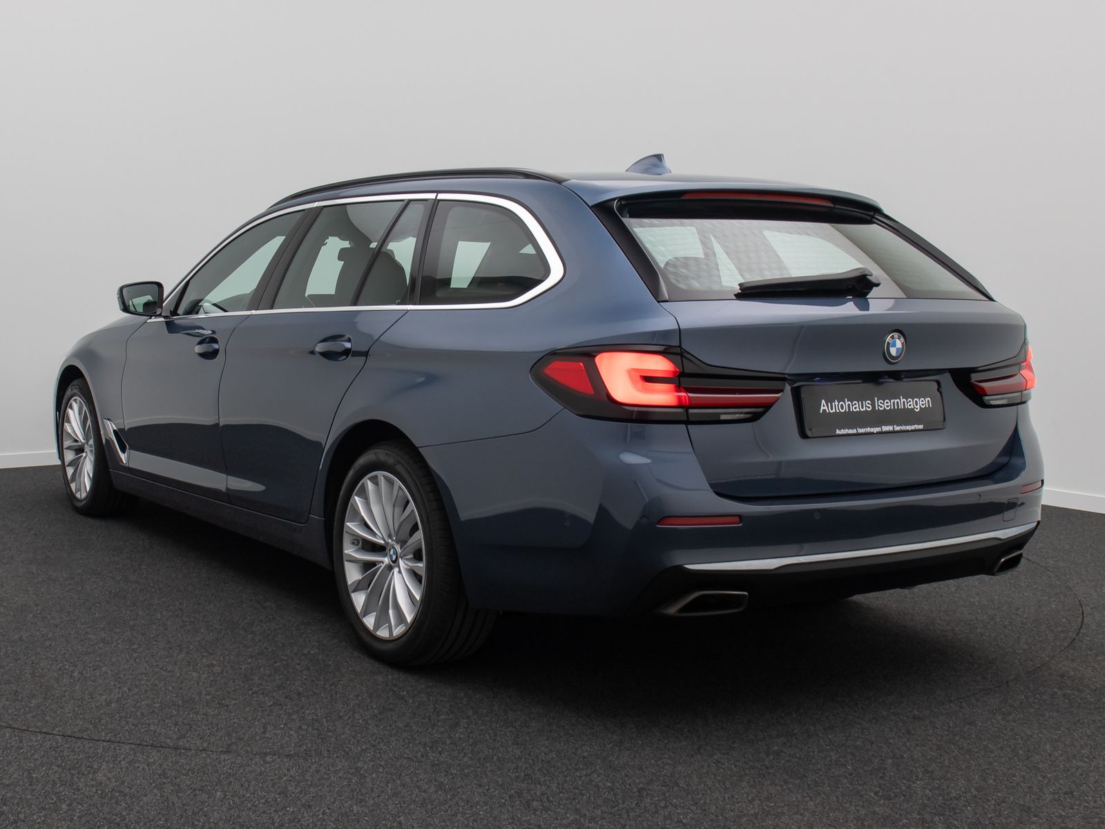 Fahrzeugabbildung BMW 530d LuxuryLine 360&deg;Laser HUD DAB H/K SoftCL AHK