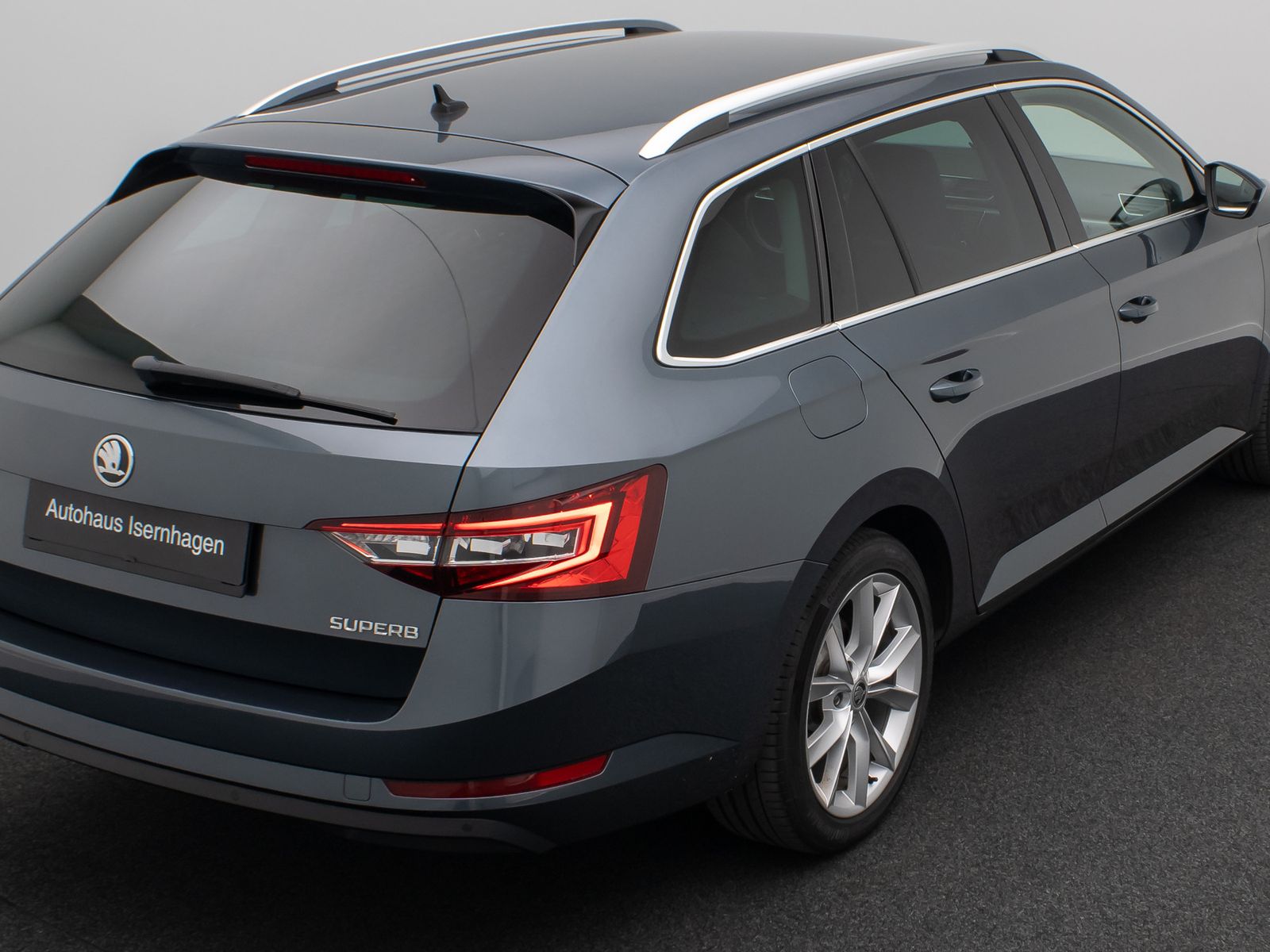 Fahrzeugabbildung SKODA Superb Style BiXenon PDC Navi Touch FernlichtAss
