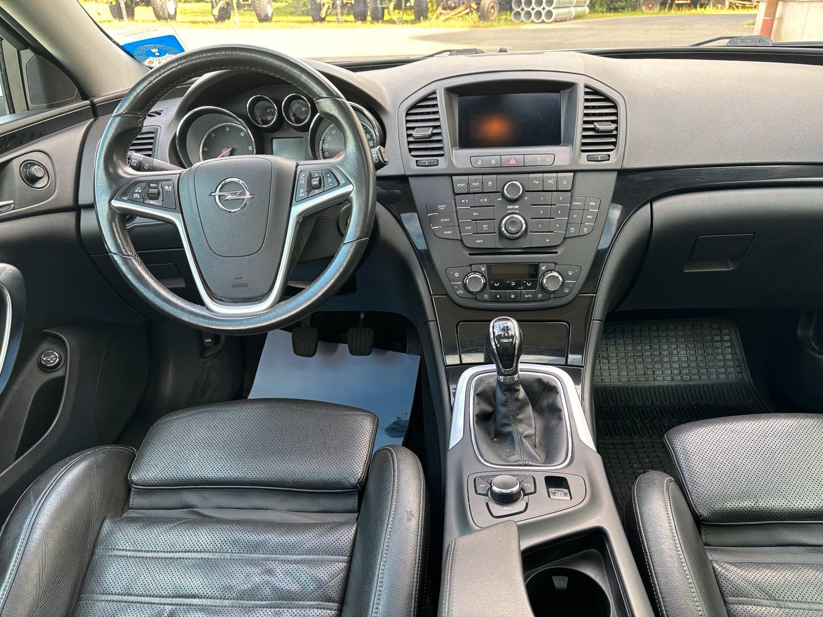 Opel Insignia 2013 — photo 12