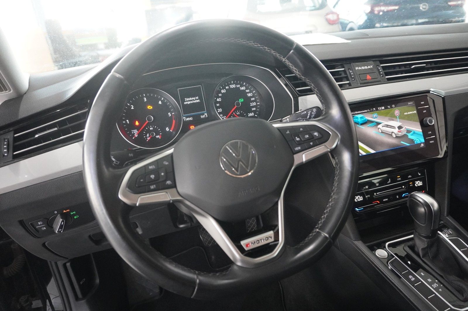 Fahrzeugabbildung Volkswagen Passat VARI. 2.0D BUSINESS 4M NAVI/KAMERA/SH/AHK