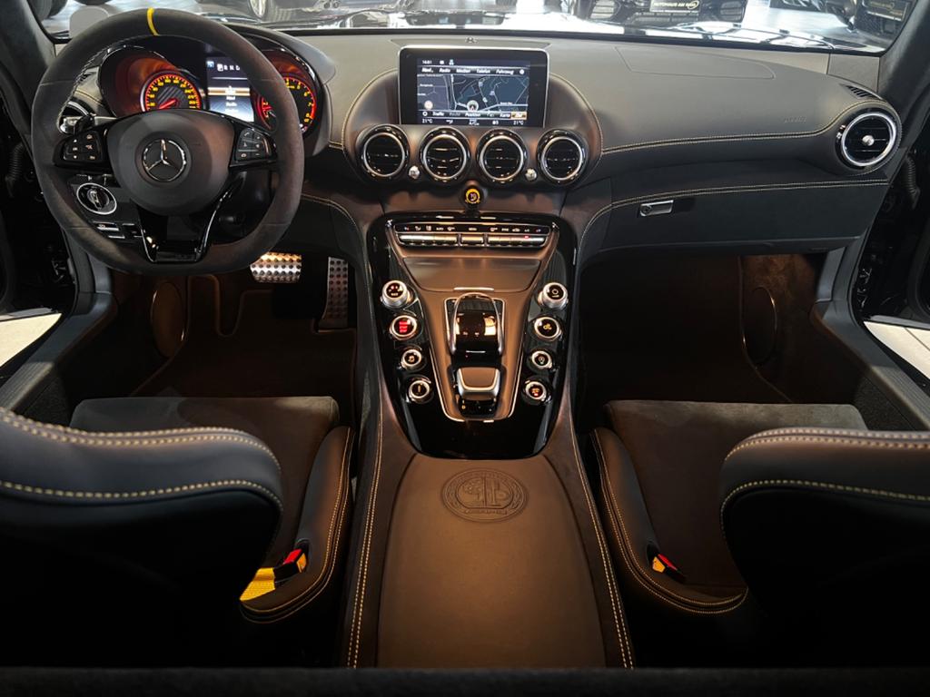 Mercedes-Benz AMG GT R