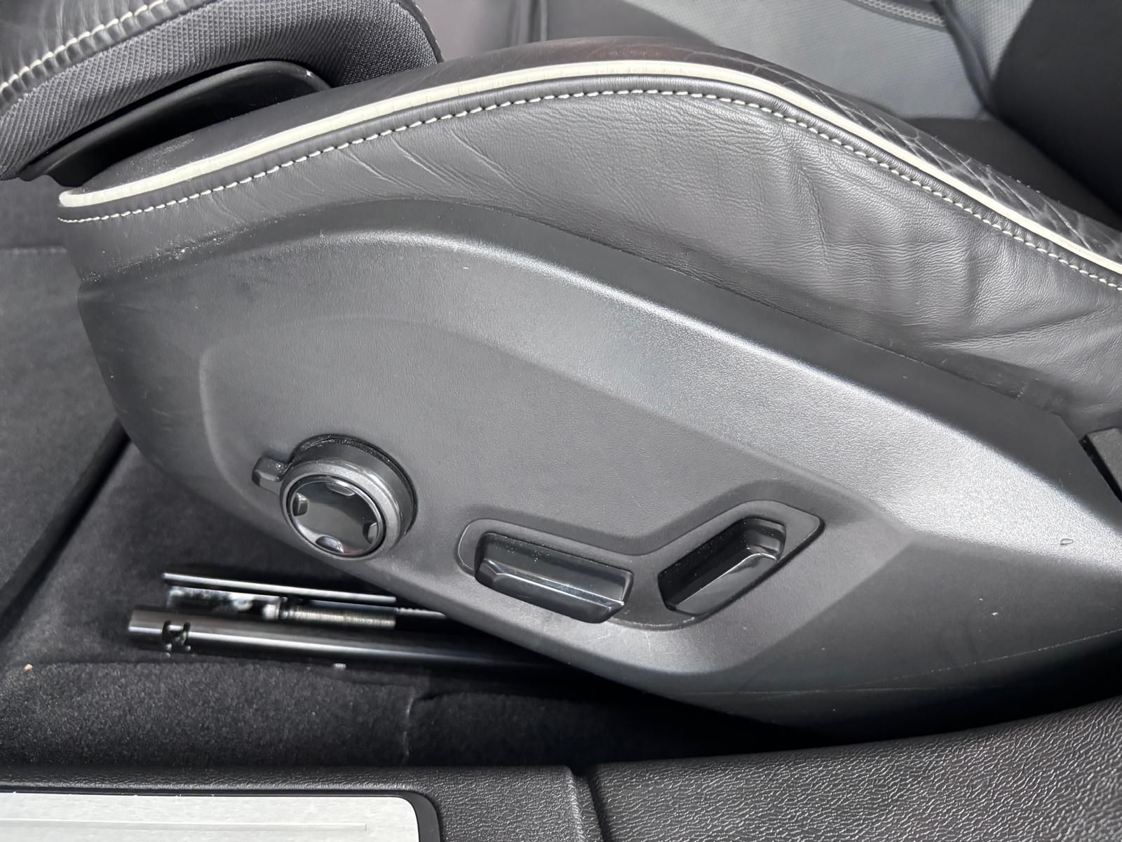 Fahrzeugabbildung Volvo S60 Lim. R Design PANO LED NAVI ALU