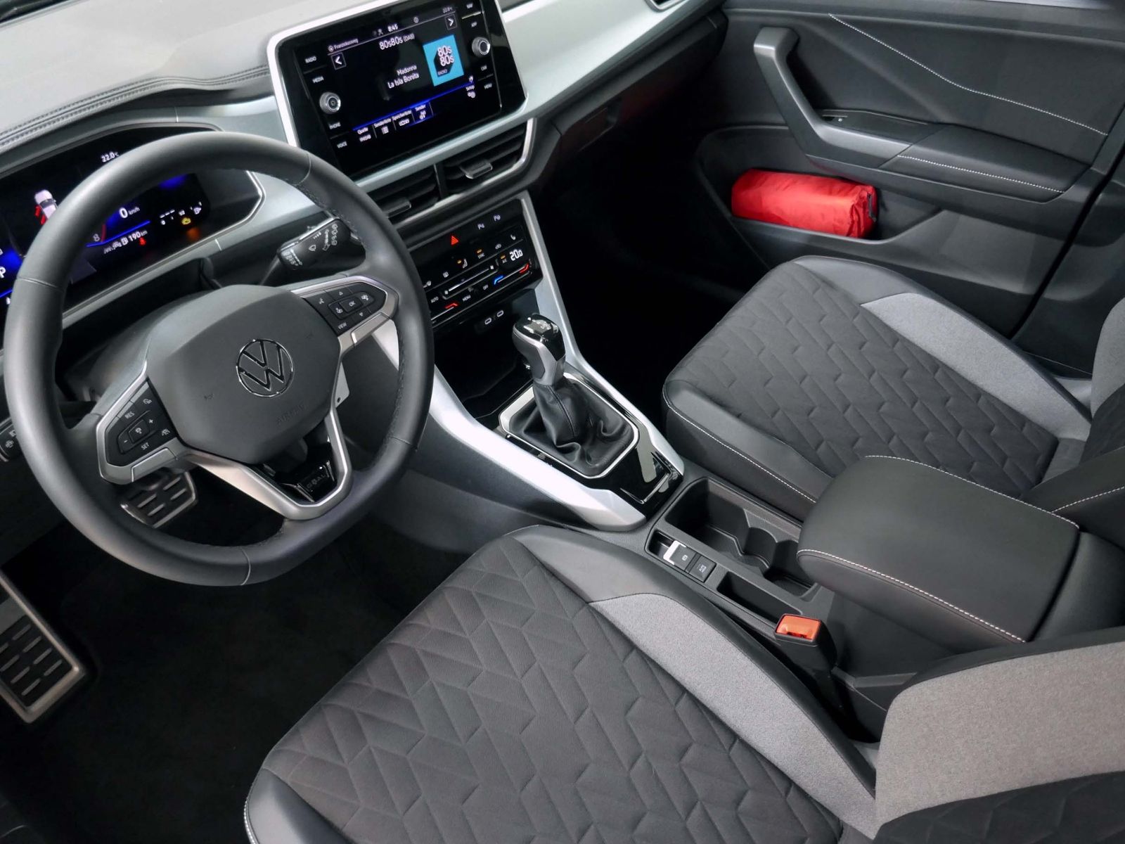 Fahrzeugabbildung Volkswagen T-Roc GOAL 1.5 TSI DSG | LED AHK RFK ACC