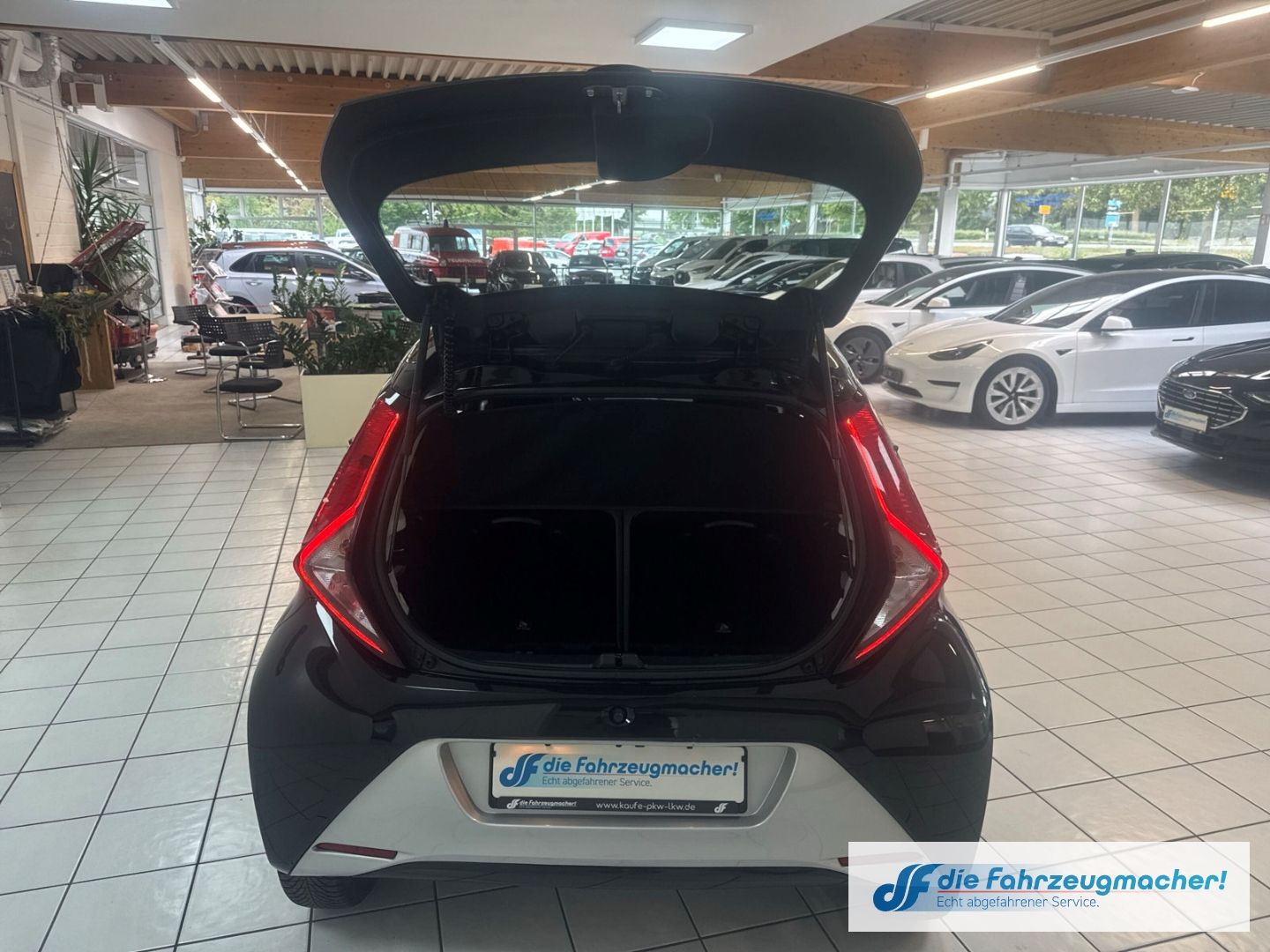 Fahrzeugabbildung Toyota Aygo X-Play Team D 1.0 EU6d Apple CarPlay Androi
