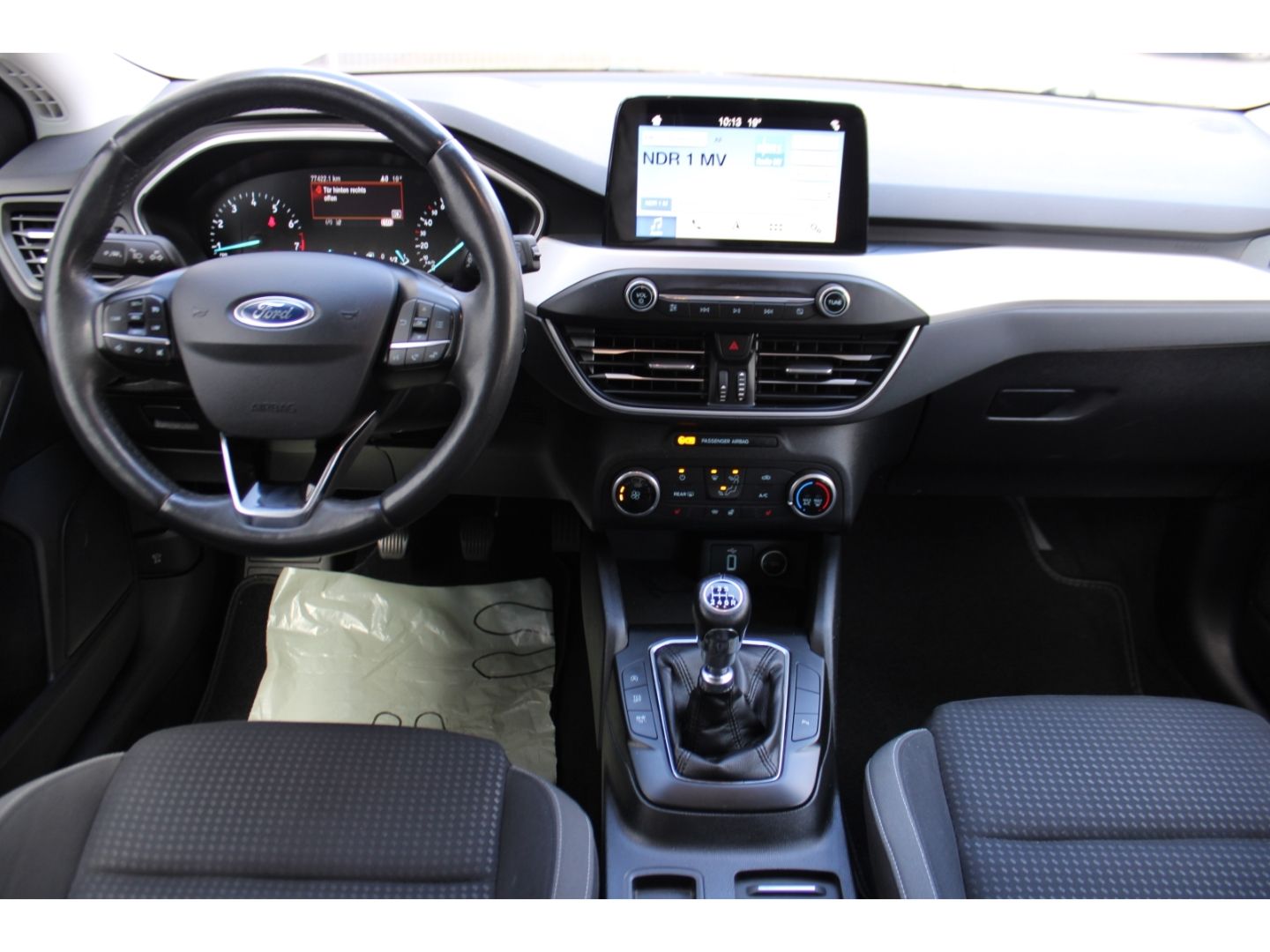 Fahrzeugabbildung Ford Focus Cool & Connect Turnier LED GRA GJR Navi PD