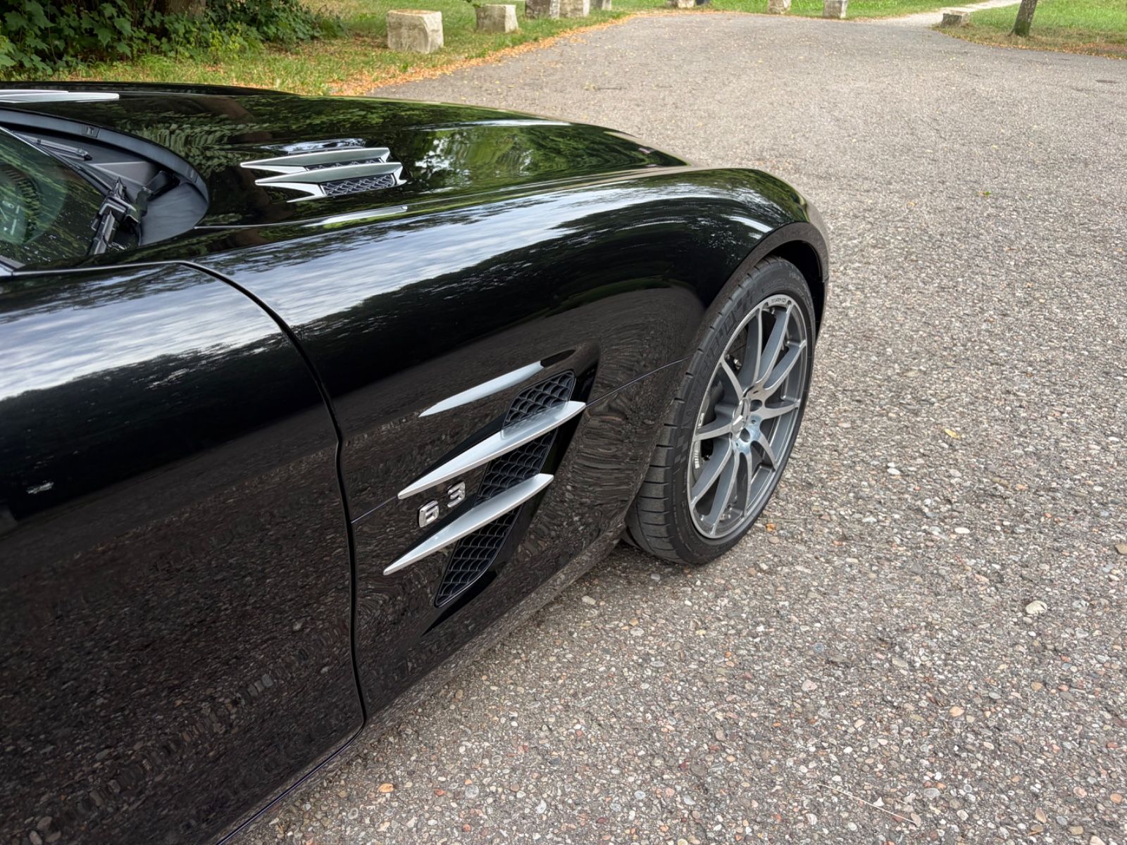 MERCEDES-BENZ SLS AMG 12