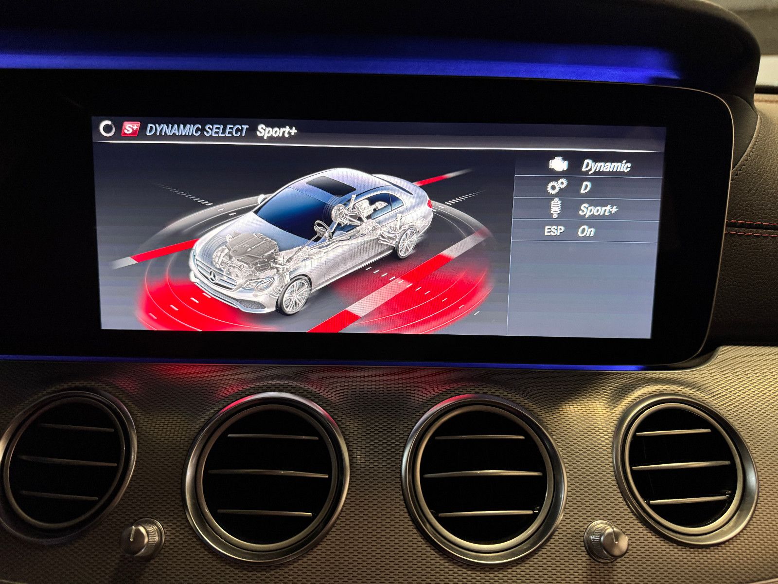 Fahrzeugabbildung Mercedes-Benz E 53 AMG 4Matic+ MBUX MEMORY AIRMATIC SD 360 DIS
