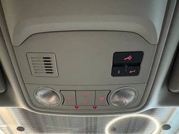 Volkswagen Golf VI Highline *Klima*SHZ*Navi*PDC*Sportpaket*