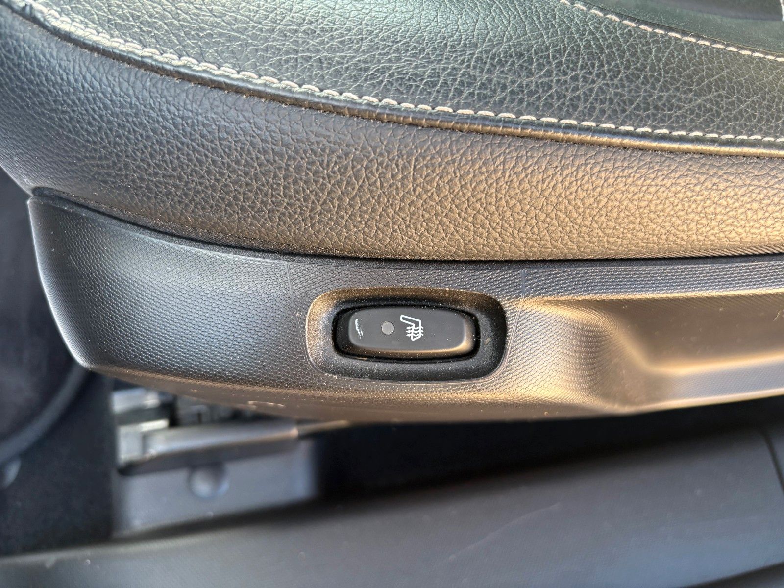 Fahrzeugabbildung Smart ForTwo Coupé Aut. Leder SPORTPAKET 90PS Panorama