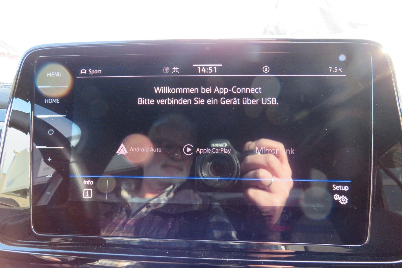 Fahrzeugabbildung Volkswagen T-Roc R-LINE AHK DCC ACC NAVI KAMERA 8-FACH 1.H