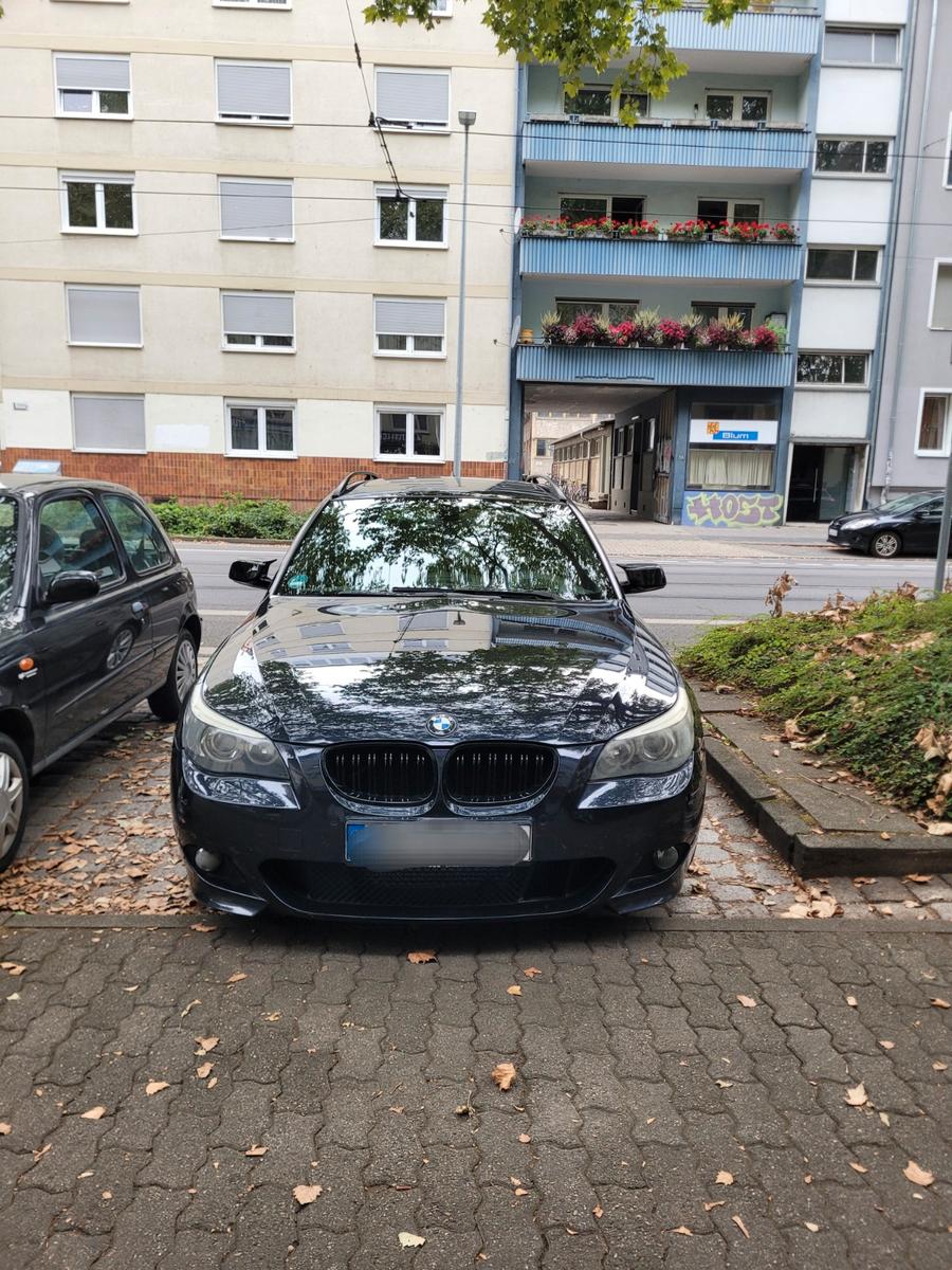 BMW 535 2004 — rear view