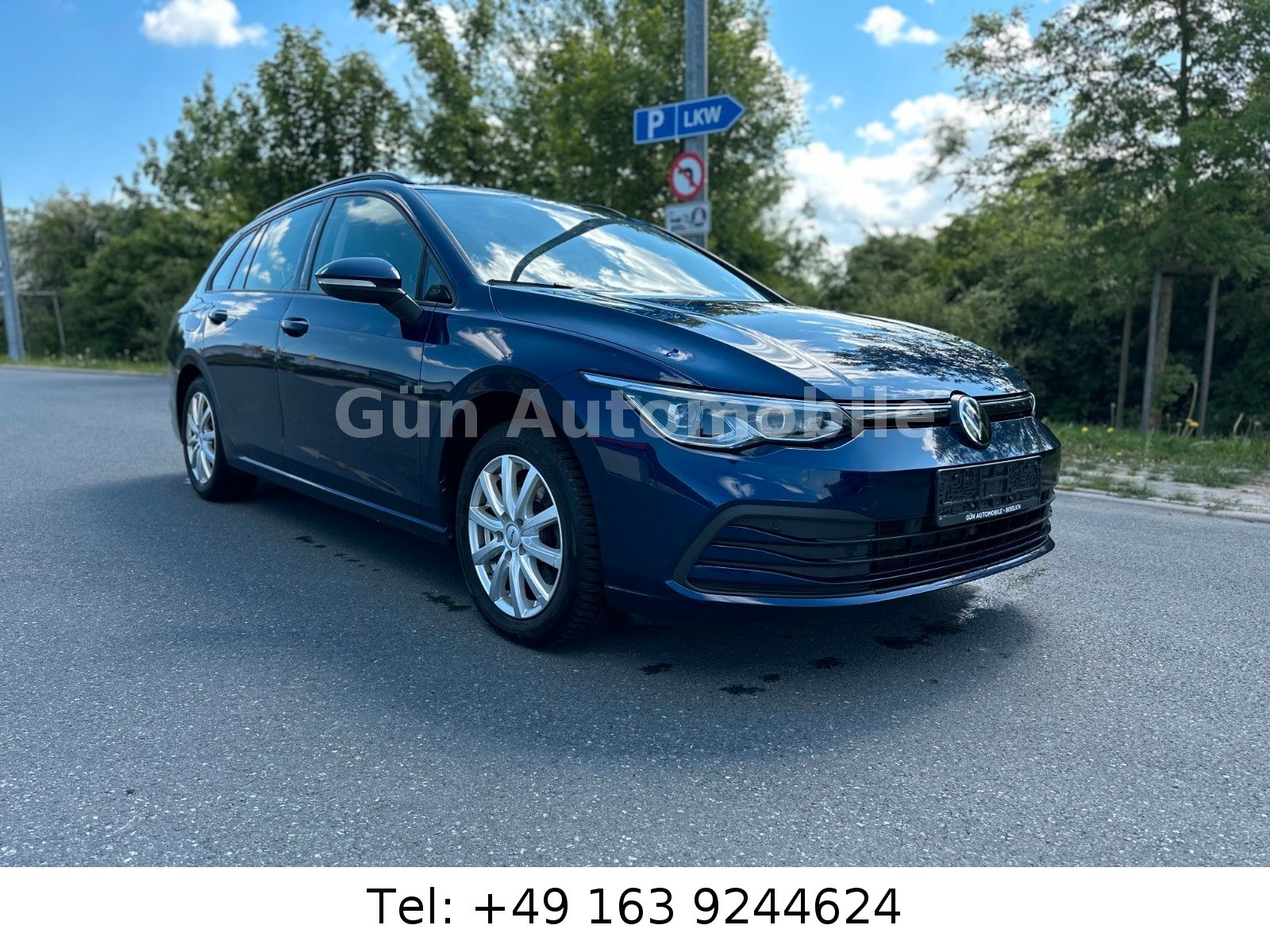 Volkswagen Golf VIII Variant ACC NAVI AHK 1.HAND