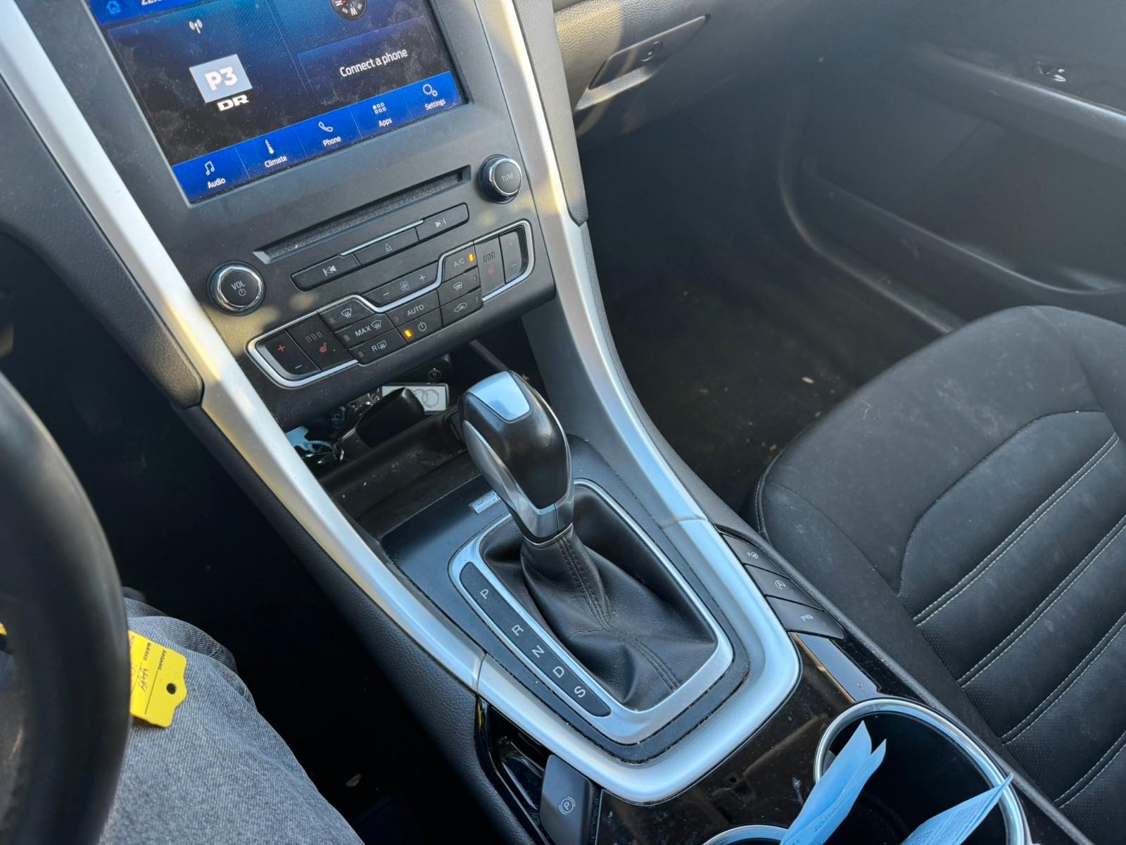 Ford Mondeo 2015 — photo 18