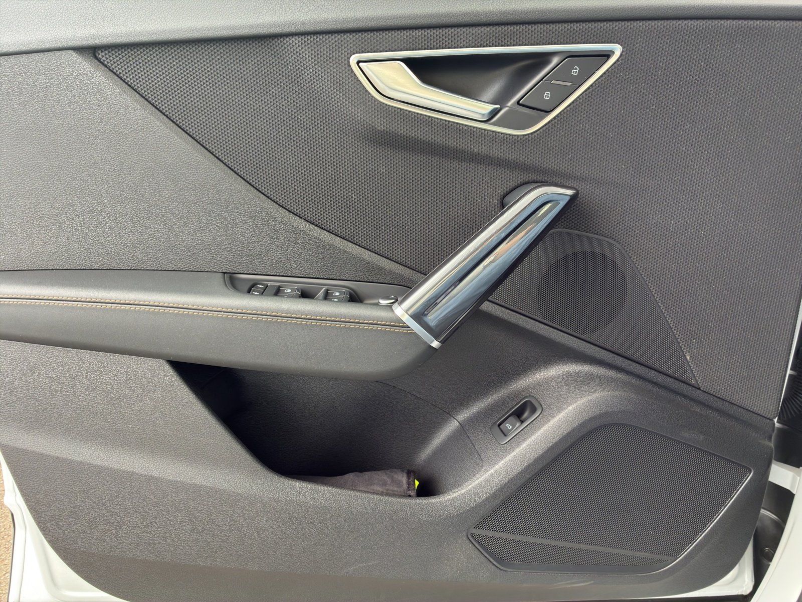 Fahrzeugabbildung Audi Q2 30 TFSI advanced AHK,Kamera,LED,Matrix,Navi