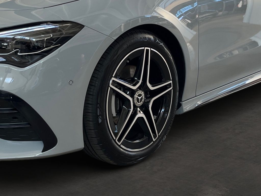 Fahrzeugabbildung Mercedes-Benz CLA 180 Coupé AMG Night Distronic+ Pano LED 360°