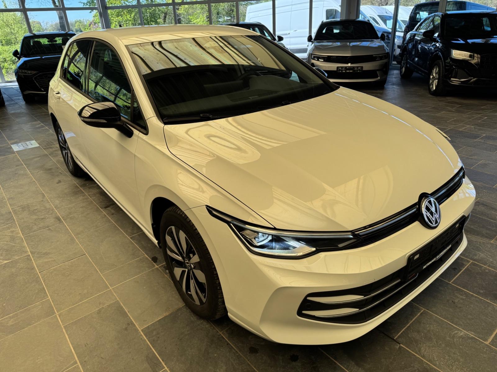 Volkswagen Golf VIII Lim. 1.5 eTSI  Goal Navi Ahk Leder