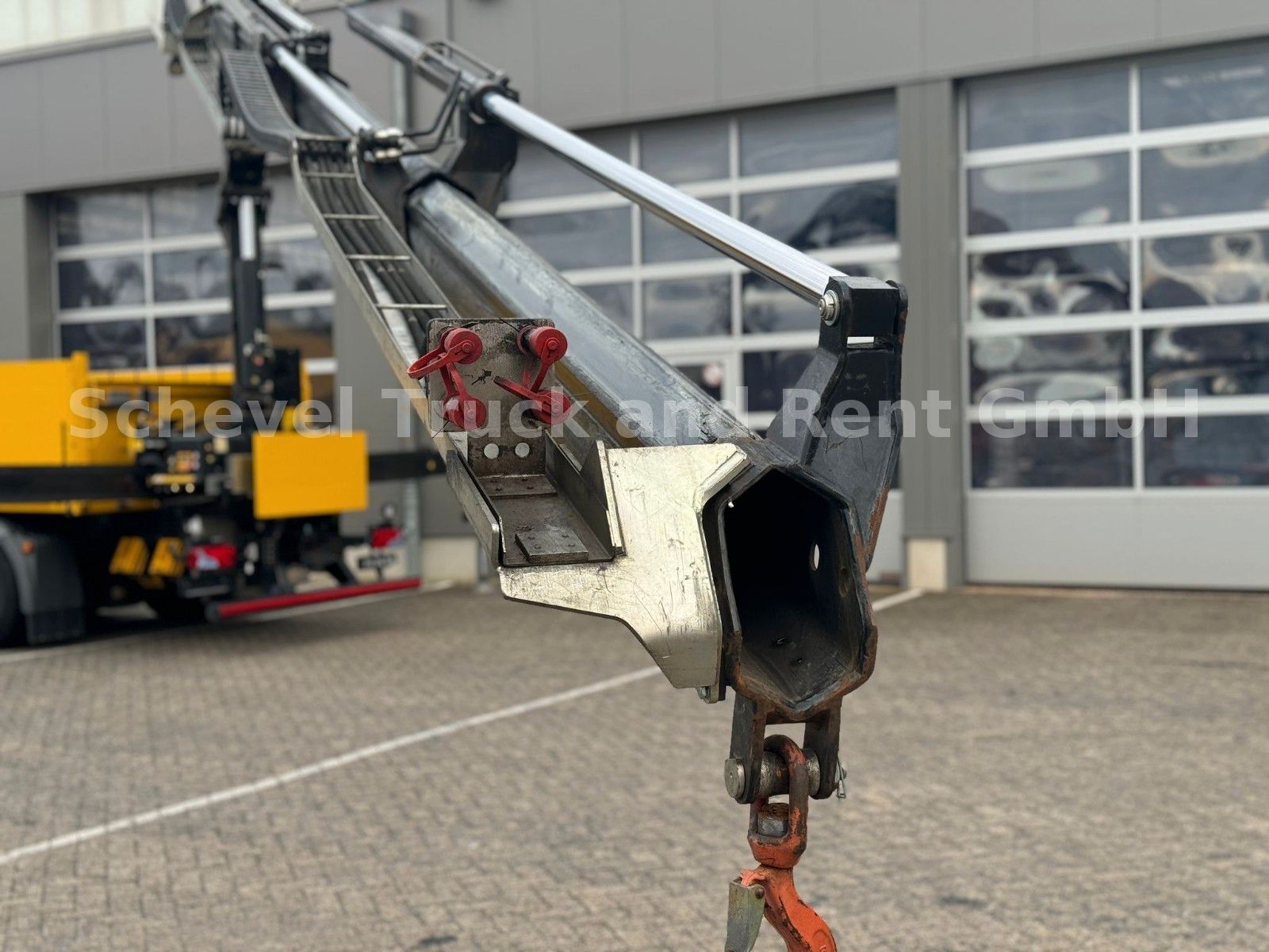 Fahrzeugabbildung MAN TGS 26.430 6x2-4 Pritsche mit FASSI F235