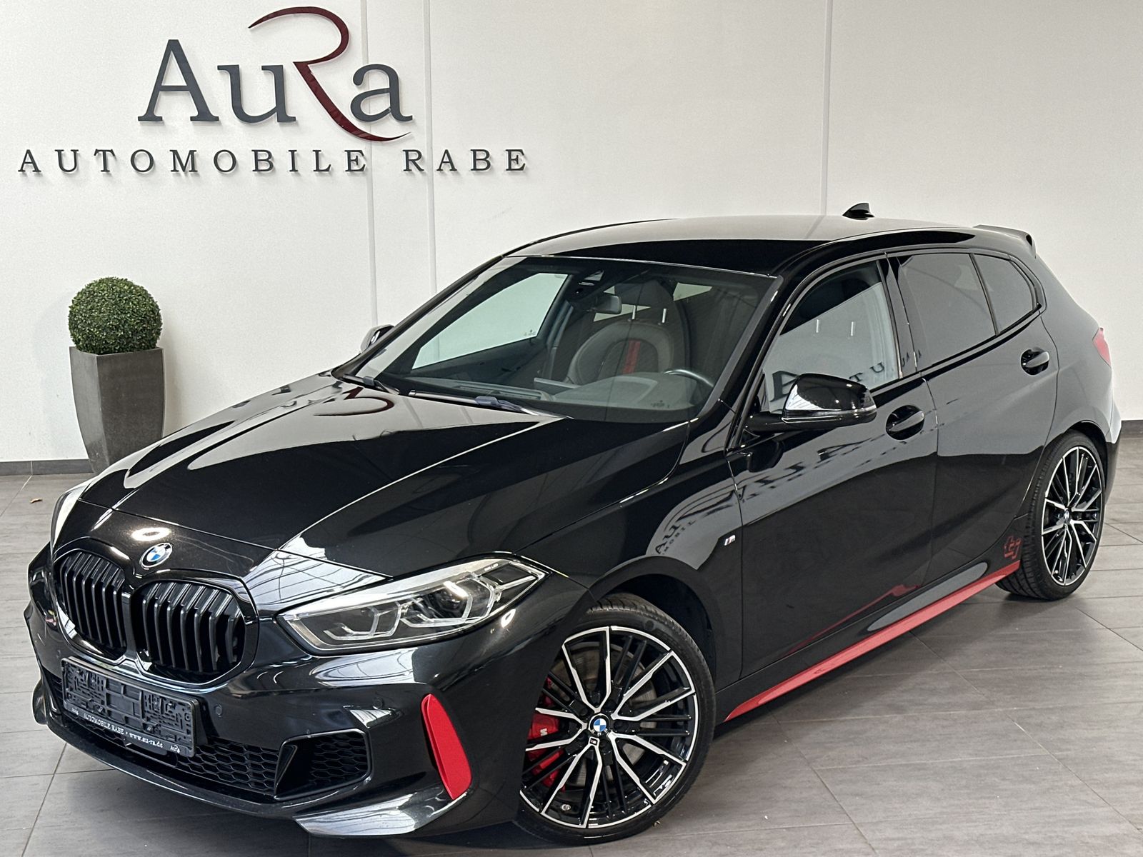 Fahrzeugabbildung BMW 128ti 5-Türer Sport-Aut NAV+LED+HIFI+19ZO+SHZ+VC