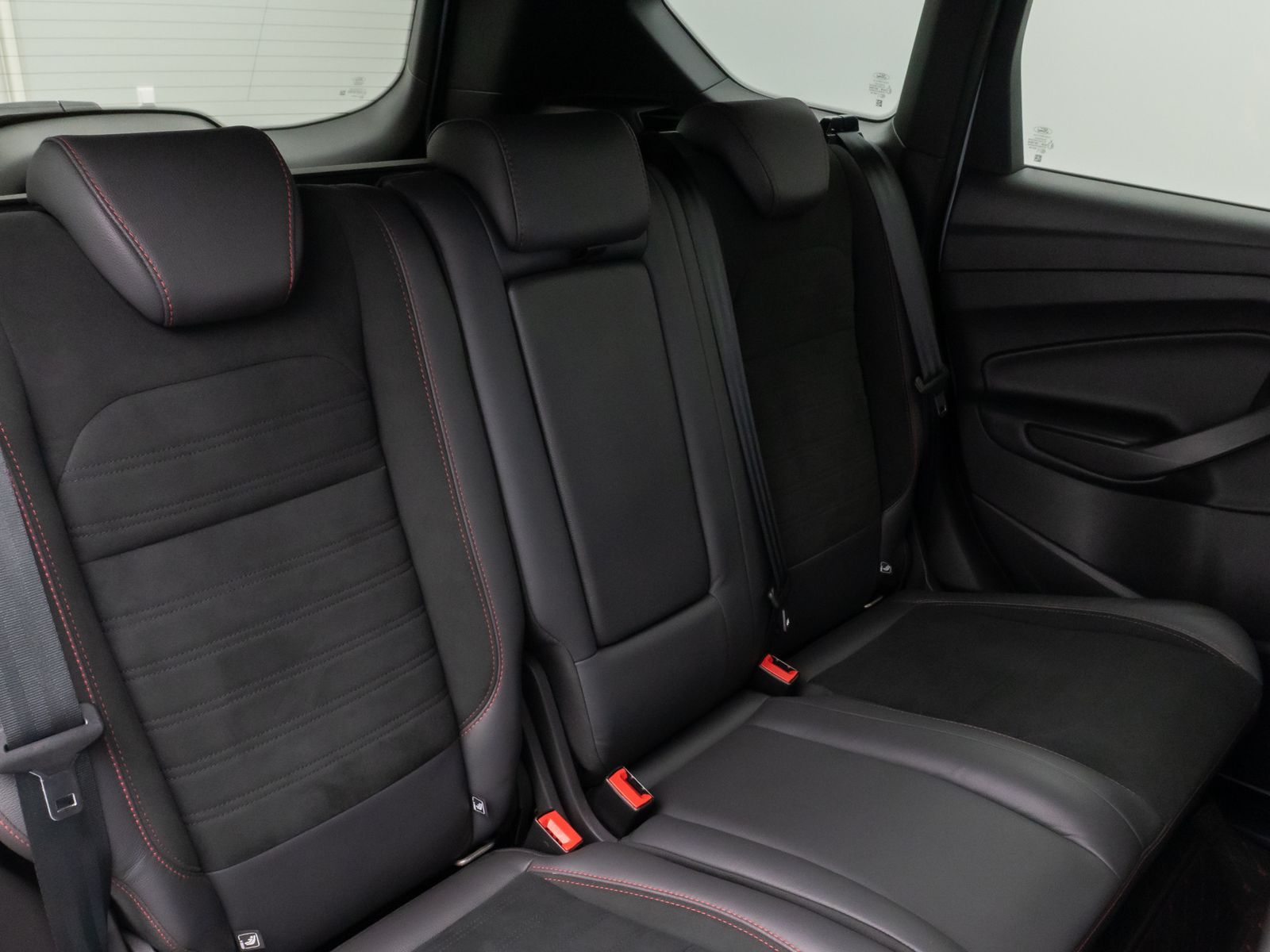 Fahrzeugabbildung Ford Kuga ST-Line Kamera Lenkrhzg Navi AHK Komfort