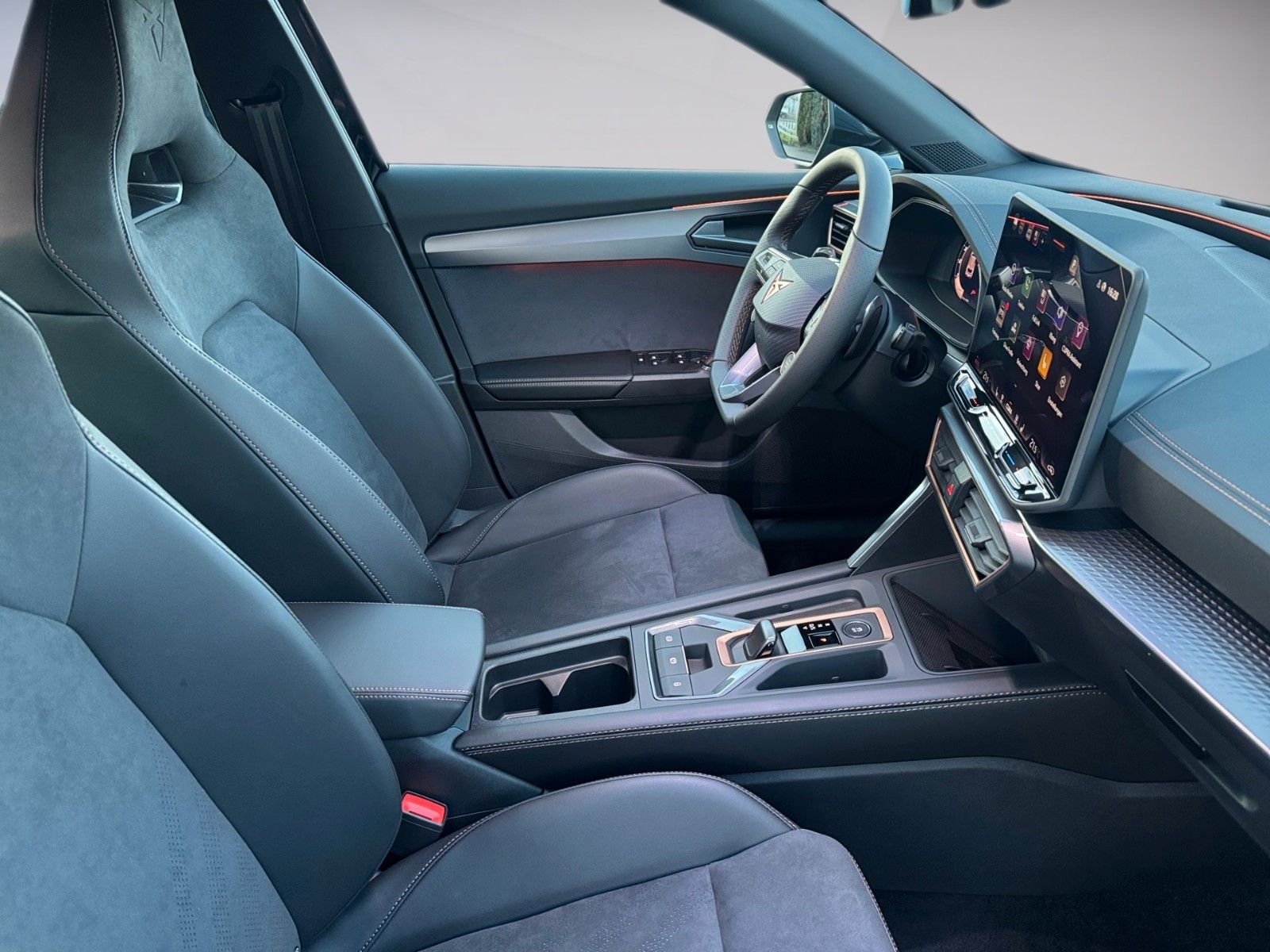 Fahrzeugabbildung CUPRA Formentor VZ 2.0 TSI 245 kW 4Drive