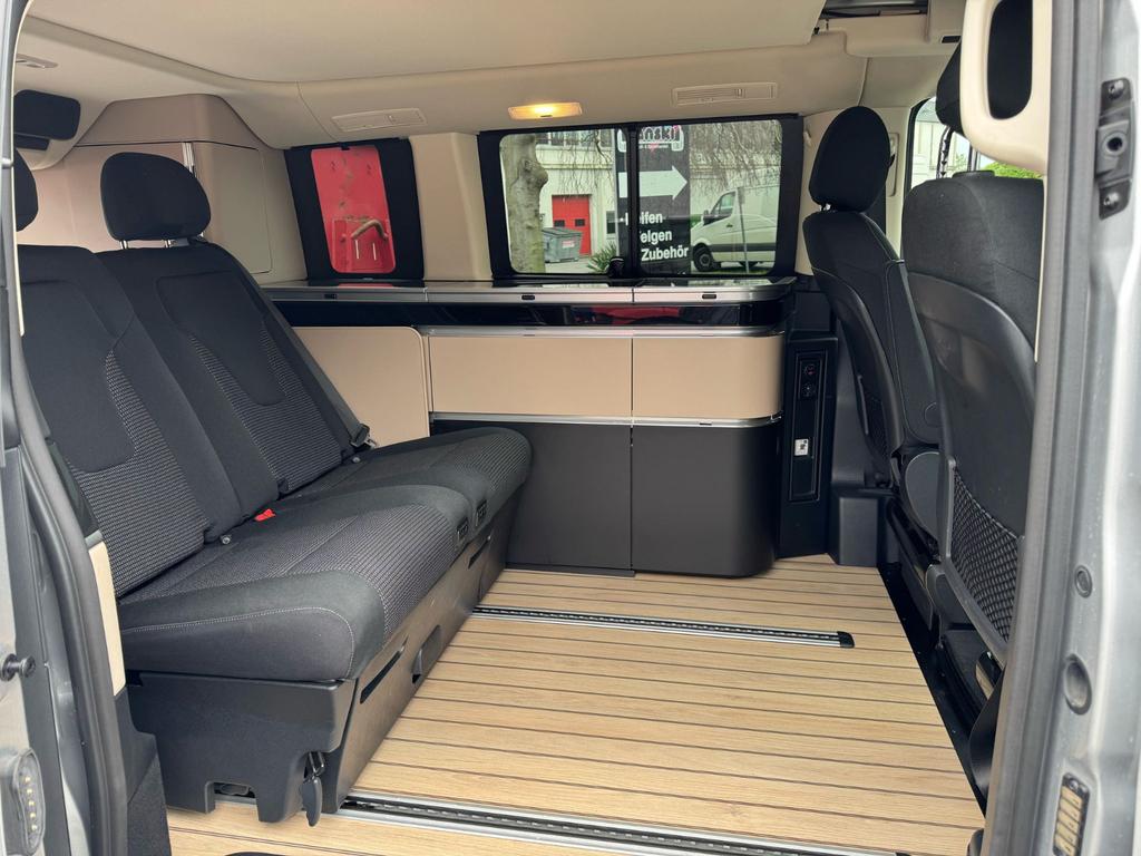 Mercedes-Benz V 220