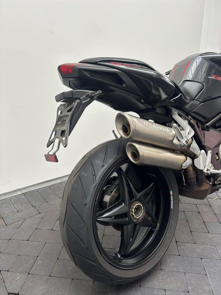 MV Agusta Brutale 989 R im Kundenauftrag