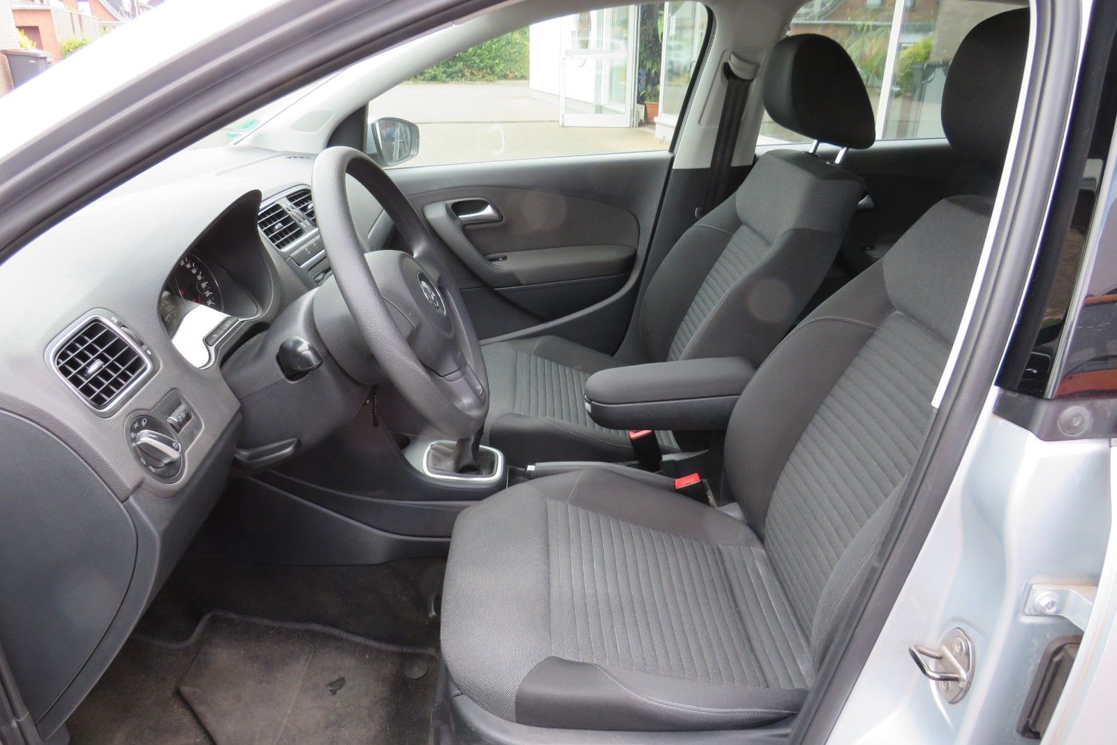 Fahrzeugabbildung Volkswagen Polo V Comfortline KLIMA RADIO SCHECKHEFT