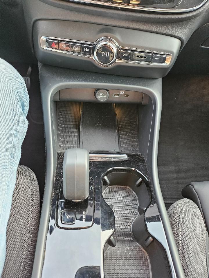Fahrzeugabbildung Volvo C40 Ultimate Recharge Pure Electric 2WD