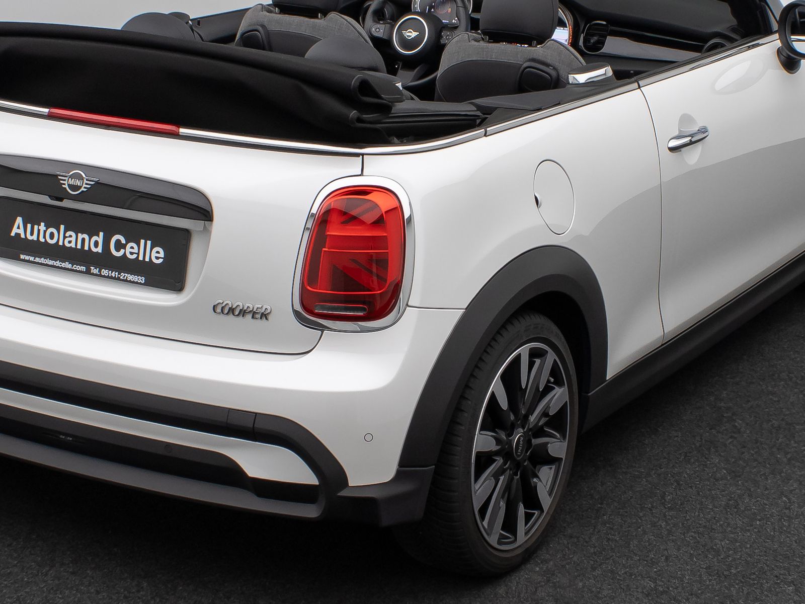 Fahrzeugabbildung MINI Cooper Cabrio Kamera HUD H/K Komfort Sport Voll