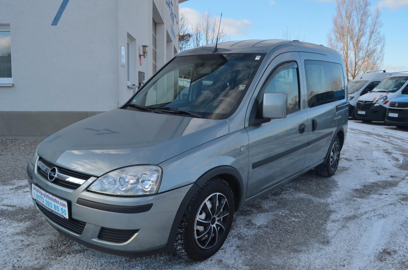 Opel Combo 2010 — rear view