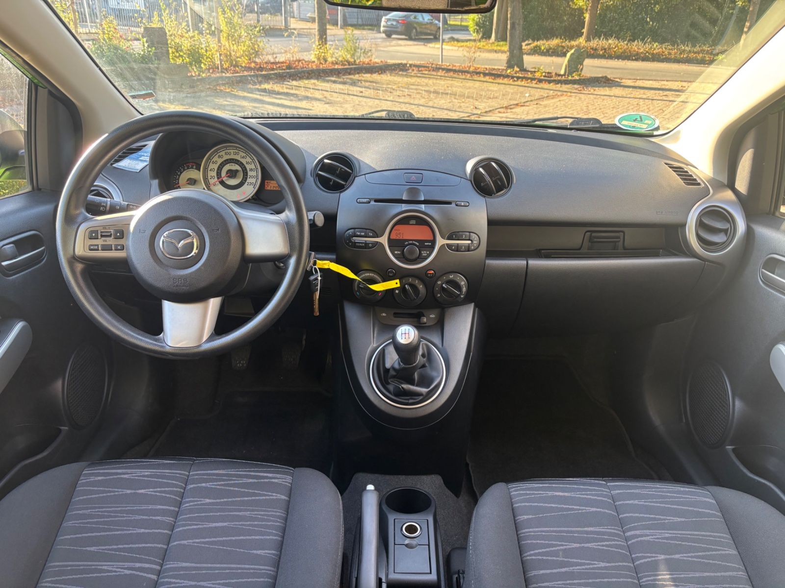 Foto 9 van MAZDA 2