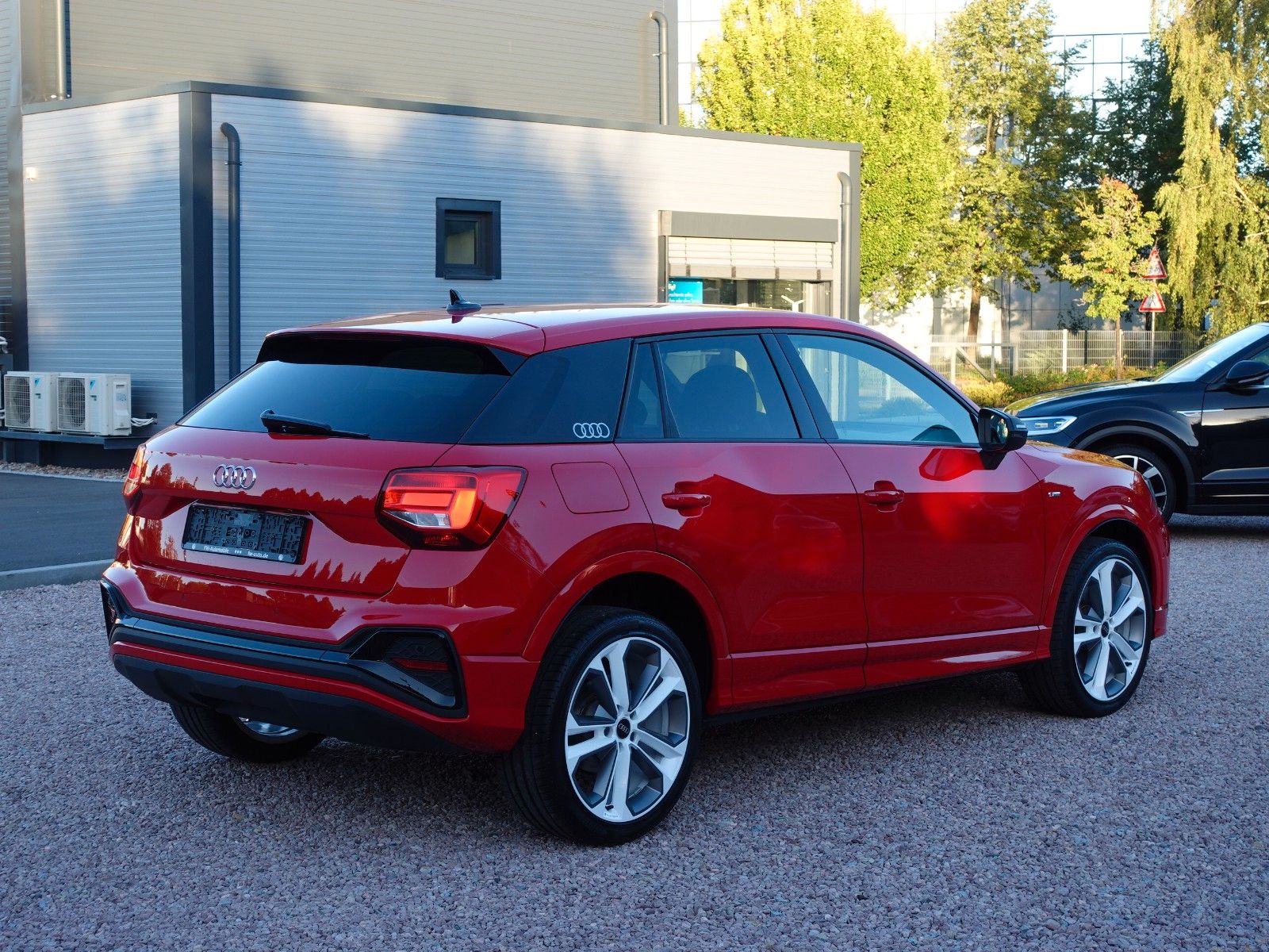 Fahrzeugabbildung Audi Q2 35 TFSI S tronic S line AHK/SONOS/19"LMR/....