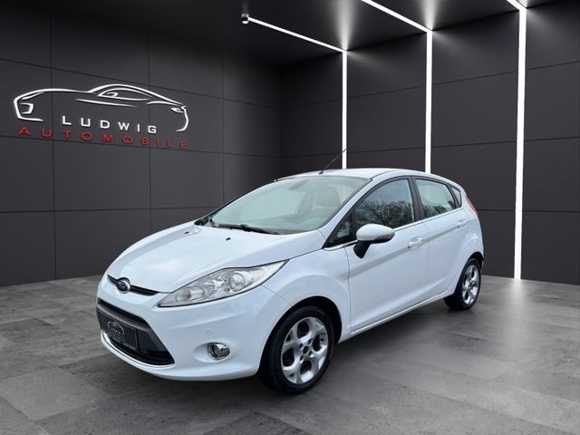 Ford Fiesta Titanium/PDC/TÜV NEU/KLIMA AUTOMATIK