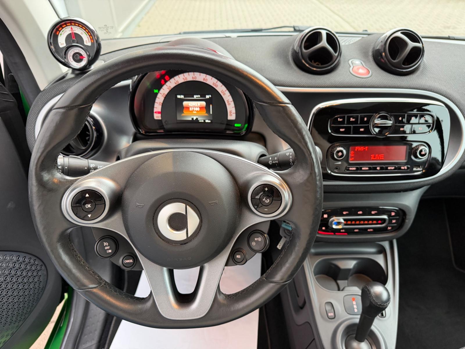 Smart ForTwo EQ Klimaaut. Lenkhzg. SHZ PDC Akku 95%