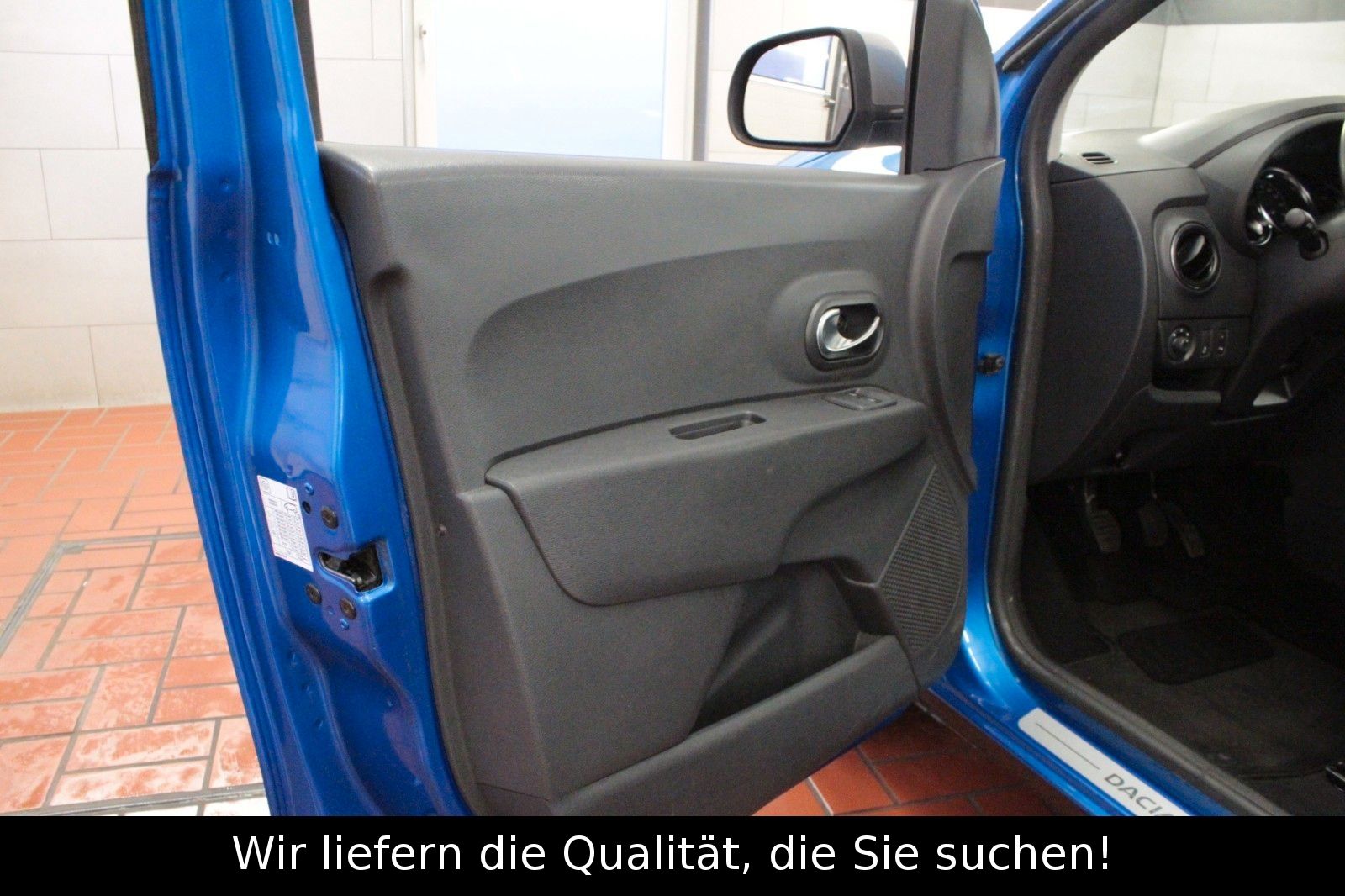 Fahrzeugabbildung Dacia Lodgy SCe 100 Stepway*7-Sitzer*Navi*