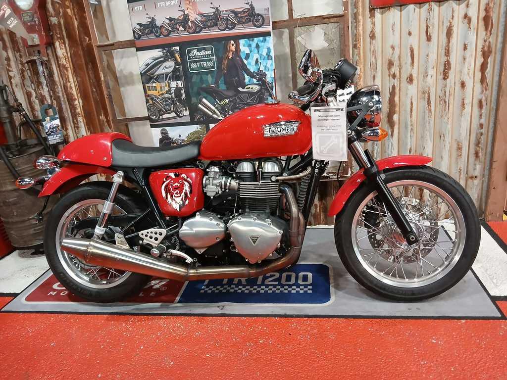 Triumph THRUXTON 900 ME 